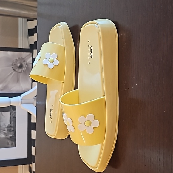 Asos Design Daisy Platform Slides, Sz 8 - Picture 3 of 4